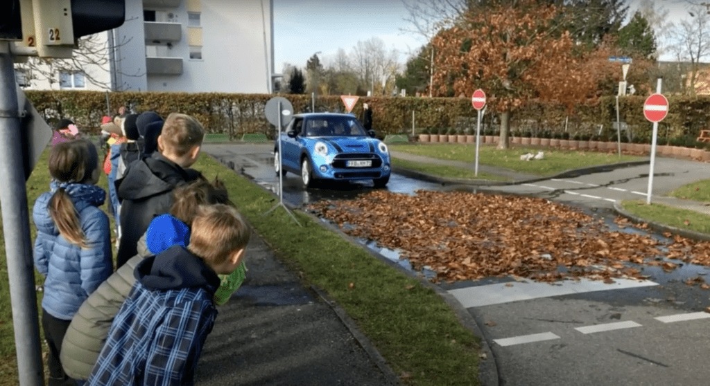Kiddi-Car Kinderverkehrstraining Home 5 Blatteistraining für Kinder im Herbst